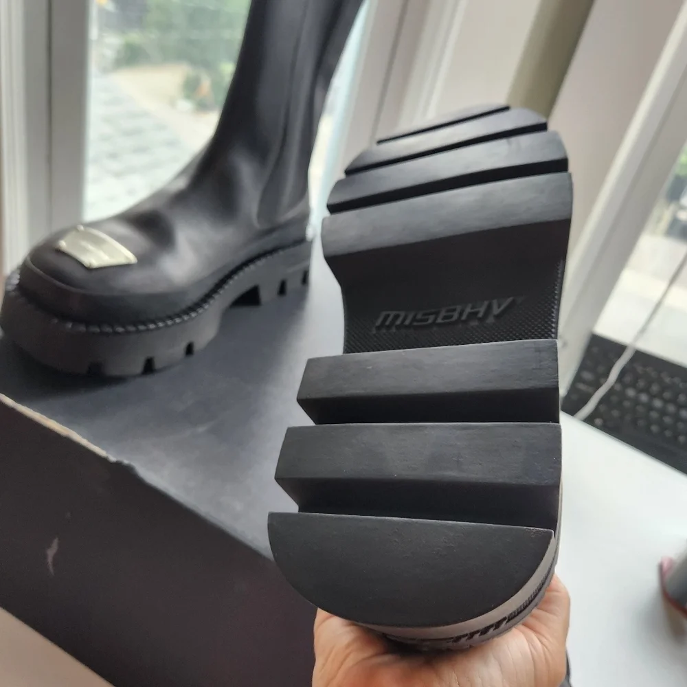 Misbhv Black 'The 2000' Chelsea Boots size 42 BNWB (no lid)